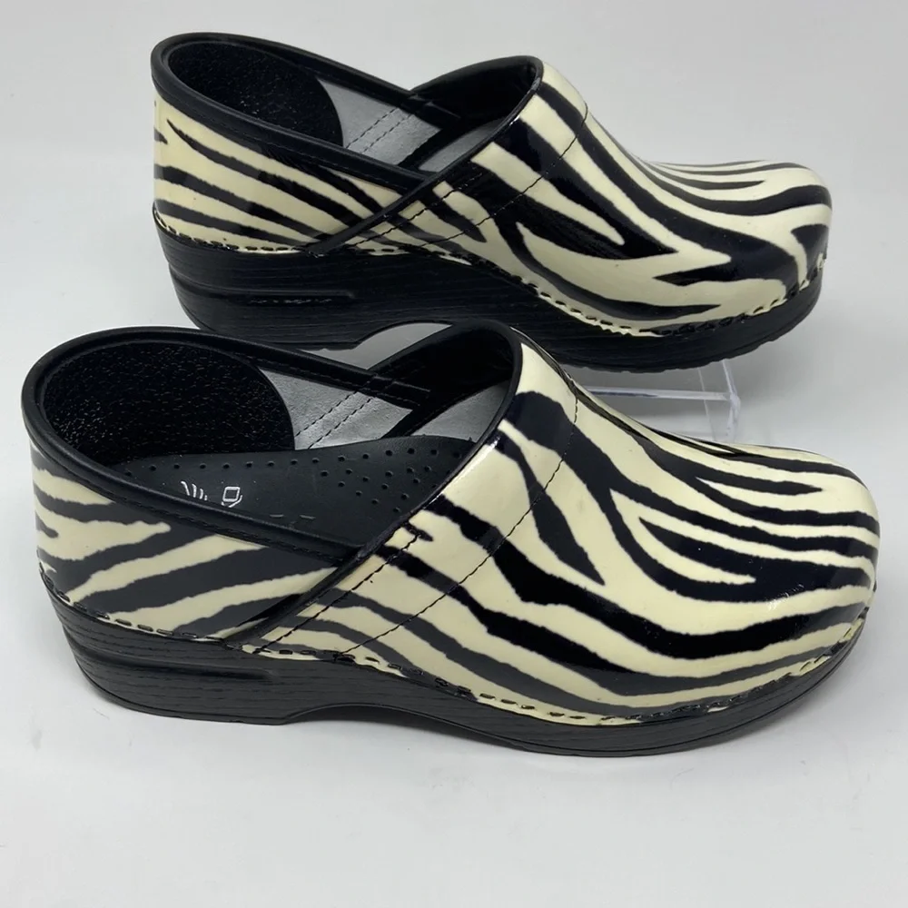 Dansko Professional Patent Leather Zebra Print Black & White SIZE 38 - Picture 2 of 10